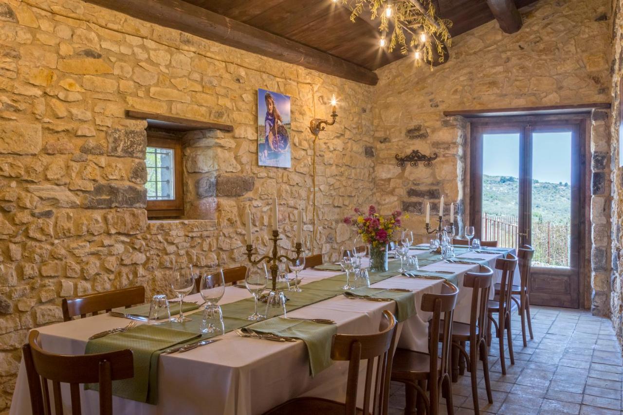 Masseria Fortificata Lo Zafferaneto Buccheri Exteriör bild