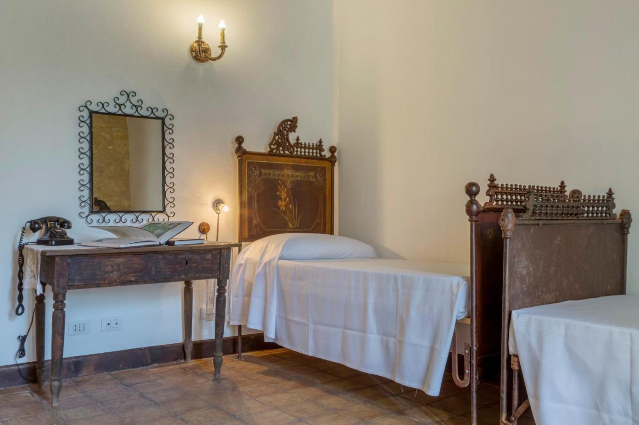 Masseria Fortificata Lo Zafferaneto Buccheri Exteriör bild