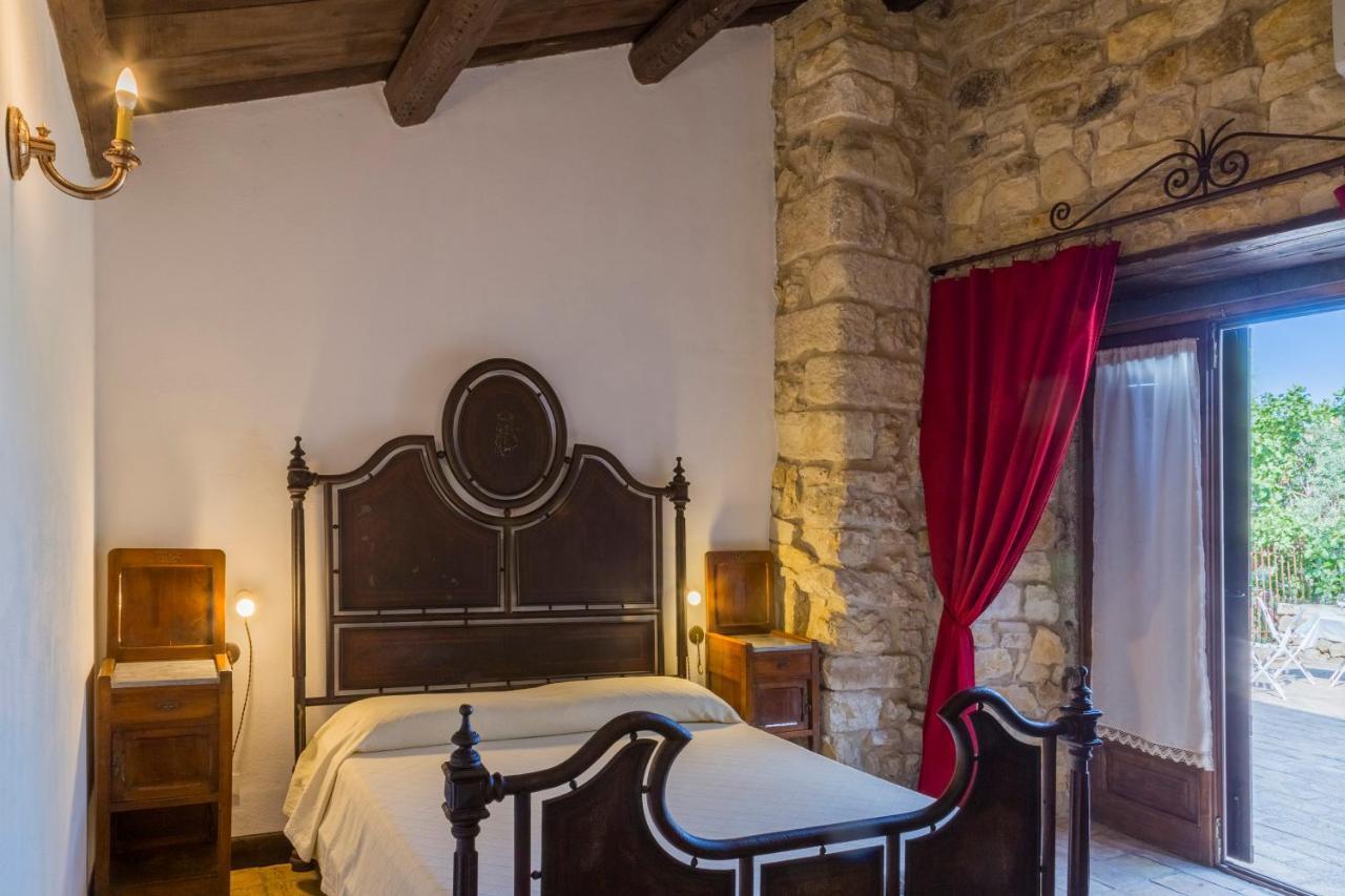 Masseria Fortificata Lo Zafferaneto Buccheri Exteriör bild