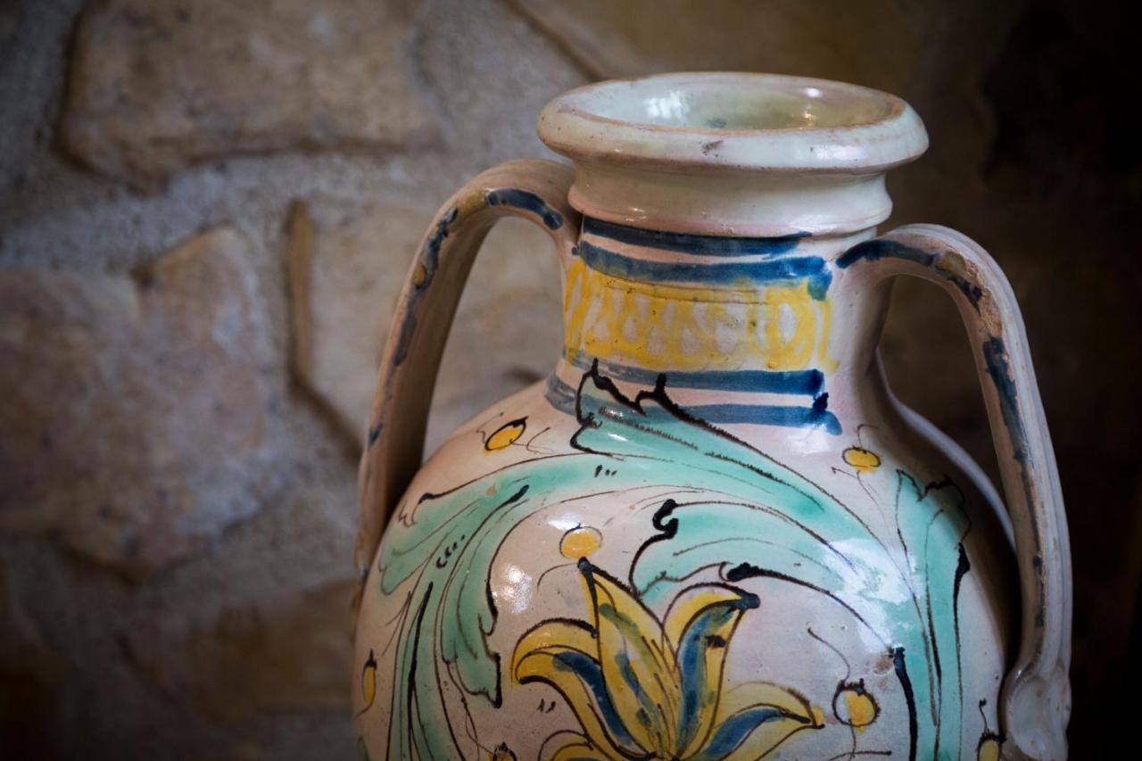 Masseria Fortificata Lo Zafferaneto Buccheri Exteriör bild
